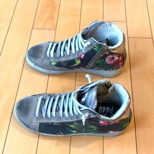 P448 Floral fashion sneaker